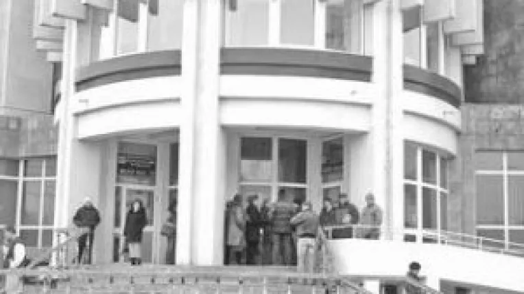 Datornicii statului, executati silit