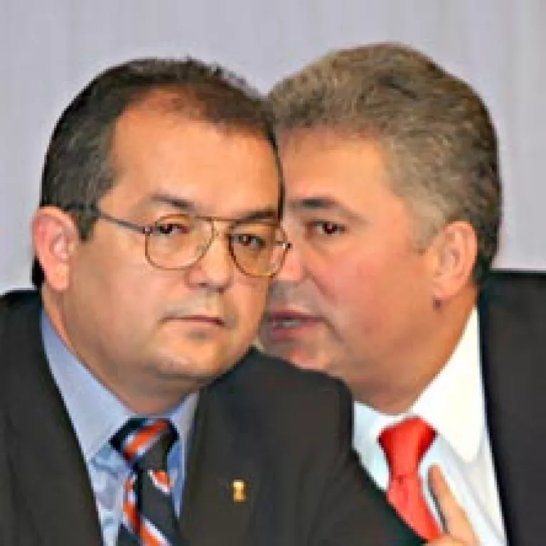 Democratii se fac populari 100%