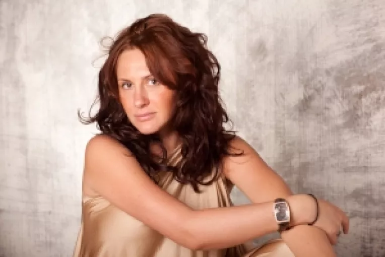 Designerul Silvia Terziu i-ar schimba look-ul lui Lady Gaga! Iata cum ar vrea s-o imbrace pe celebra artista!

 

