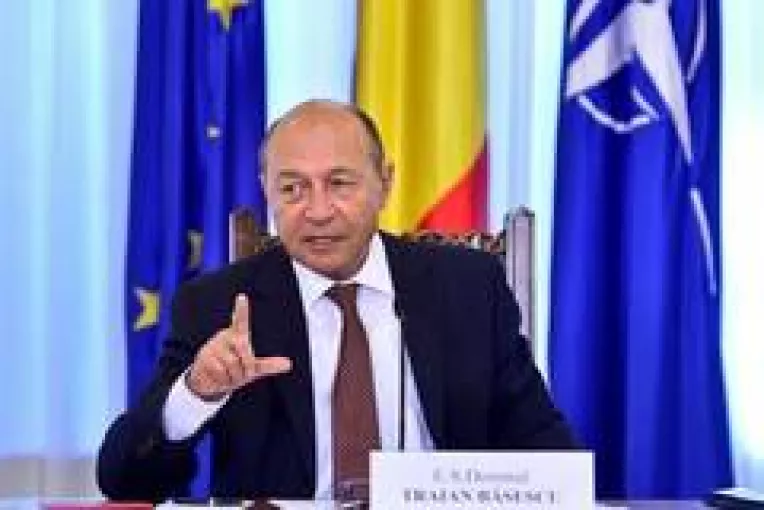 Din nou pe felie: Basescu are grija de interesele coreenilor 