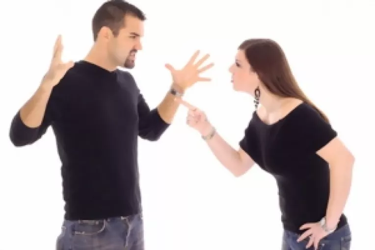 Drumul catre divort este pavat cu atitudini defensive, critica, blocaj emotional si dispret