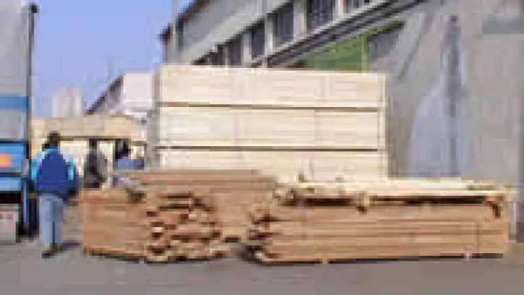 In portul Constanta, 60% din munca se face la negru