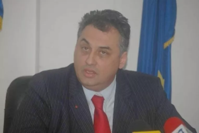 Inca o runda de scandal la Mangalia
Tusac spune ca Iorgus s-a reinscris in PNTCD