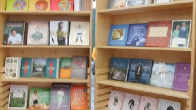 La Strada de C‘Arte, la Editura Curtea Veche, merg bine cartile semnate de Jamie Oliver