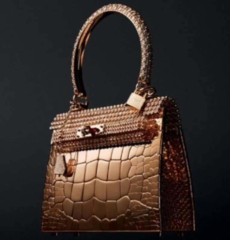 Pret record pentru o geanta: 223.000 de dolari