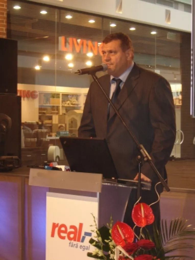 real,- Cotroceni, al treilea hypermarket non-stop din Capitala