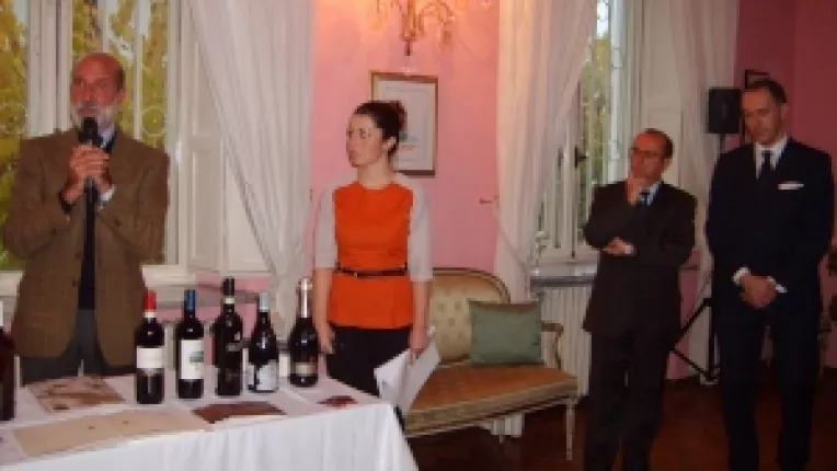 Renumitul enolog italian Luca Maroni, invitatul de onoare al Ambasadorului Italiei la Bucuresti, ES Mario Cospito